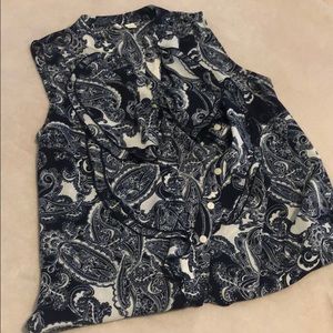 Ladie’s Blue/White Paisley Button Down